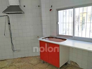 Casa adosada en venta en Baza