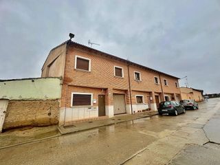 Casa adosada en venta en Rueda