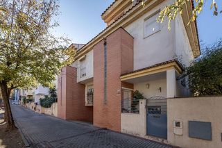 Casa pareada en venta en San Miguel en Armilla