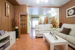 Casa adosada en venta en Palacio de Congresos - Urbadiez - Entrepuentes en Sevilla