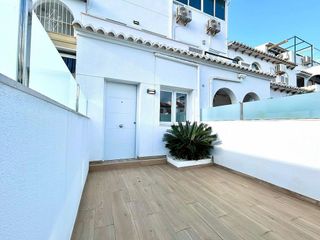Casa adosada en venta en Nueva Torrevieja - Aguas Nuevas en Torrevieja