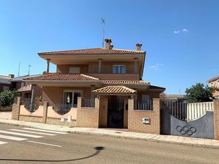Chalet en venta en Benavente