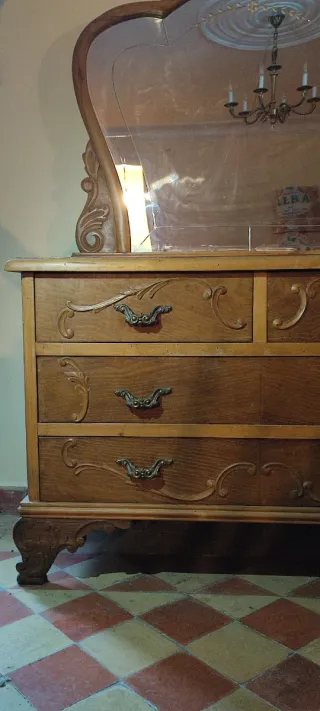 Tocador antiguo madera con espejo