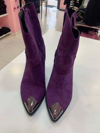 Stivaletti donna viola con punta metallica