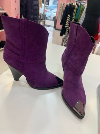 Stivaletti donna viola con punta metallica