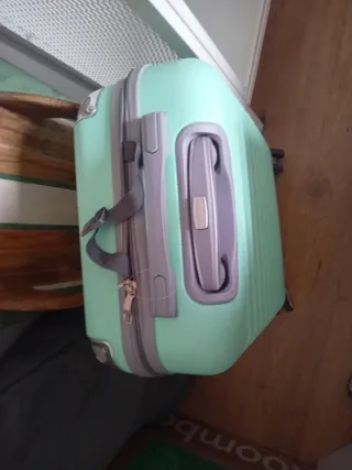 Maleta dura menta con ruedas