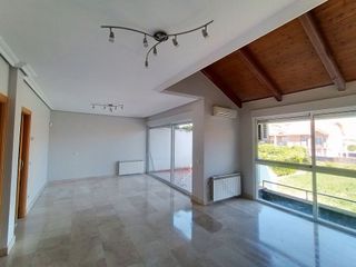 Casa adosada en venta en Rejas en Madrid