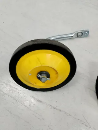 Bicicleta Btwin 14 verde y amarilla