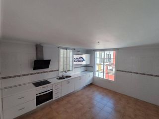 Casa adosada en venta en Pizarra
