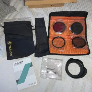 Cámara Canon con objetivo 18-55mm