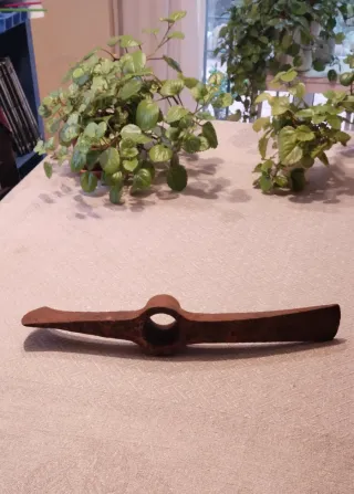 Pico de hierro forjado, pala y punta de +-3 kg