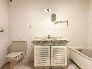 Piso en venta en Ensanche - Sar en Santiago de Compostela