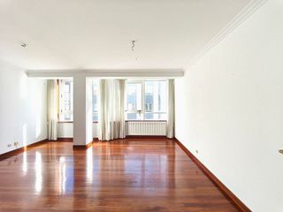 Piso en venta en Ensanche - Sar en Santiago de Compostela