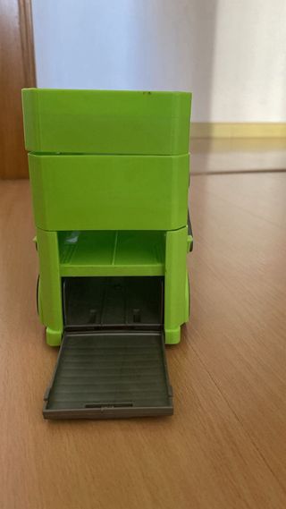 Camión Transportador con 3 coches de juguete