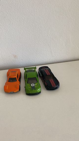 Camión Transportador con 3 coches de juguete