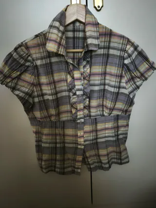 Camisa: Burberry y más. Mujer Talla L