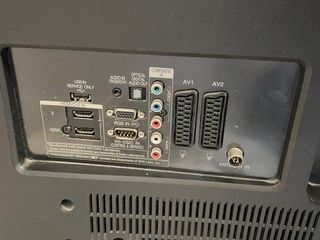 TV LG + Mueble TV Blanco