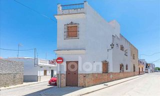 Casa adosada en venta en Guillena