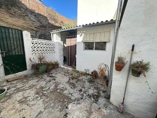 Casa adosada en venta en Zona de Cueva de Menga en Antequera