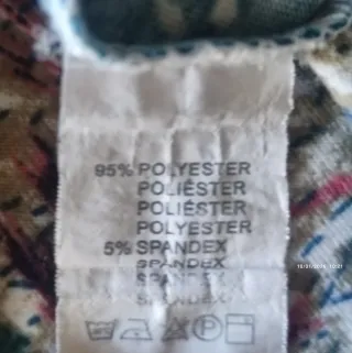 Blusa manga larga cuello pico talla 48