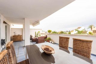 Piso en venta en Nueva Andalucía centro en Marbella