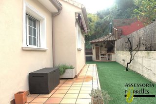 Chalet en venta en Torrelles de Llobregat