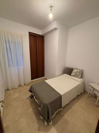 Piso en alquiler en Cruz Roja en Sevilla