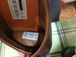 Zapatos de Piel color marrón.