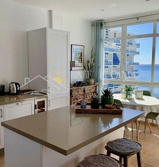 Piso en venta en Playa de la Fontanilla en Marbella