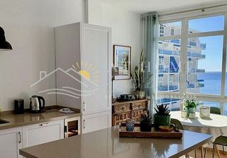 Piso en venta en Playa de la Fontanilla en Marbella