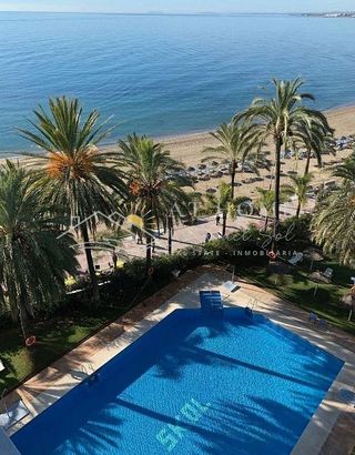 Piso en venta en Playa de la Fontanilla en Marbella