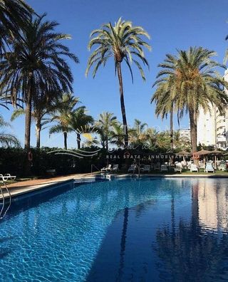 Piso en venta en Playa de la Fontanilla en Marbella