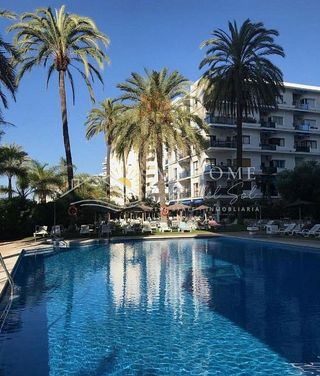 Piso en venta en Playa de la Fontanilla en Marbella