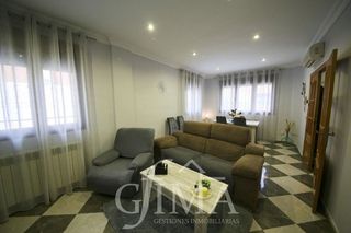 Casa adosada en venta en Tomelloso