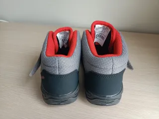 Botas de montaña talla 33 Quechua