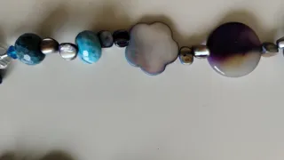 Collana con perle blu e turchesi