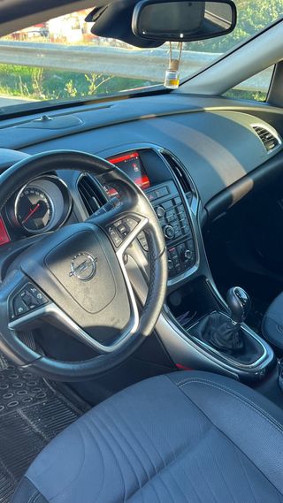 Opel Astra Sedan turbo