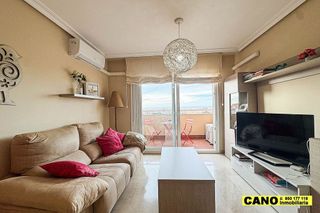 Piso en venta en San Luis en Almería