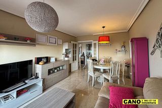 Piso en venta en San Luis en Almería