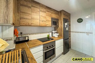 Piso en venta en San Luis en Almería