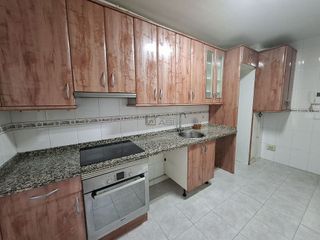 Piso en venta en Tenderina Alta - Fozaneldi en Oviedo