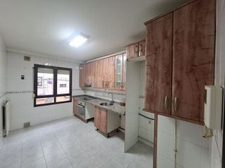 Piso en venta en Tenderina Alta - Fozaneldi en Oviedo