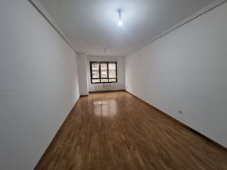 Piso en venta en Tenderina Alta - Fozaneldi en Oviedo