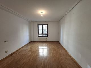 Piso en venta en Tenderina Alta - Fozaneldi en Oviedo