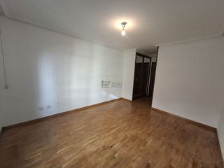 Piso en venta en Tenderina Alta - Fozaneldi en Oviedo