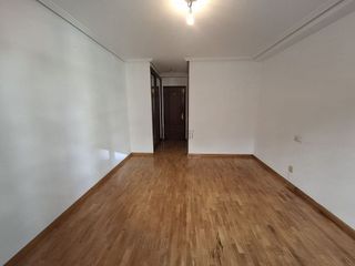 Piso en venta en Tenderina Alta - Fozaneldi en Oviedo