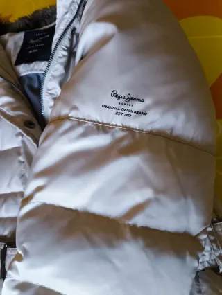 Chaqueta Pepe Jeans Plumas Beige Mujer