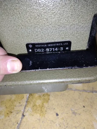 Máquina de coser Brother industrial