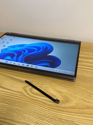 Portátil Lenovo yoga i7 Táctil con lapicero