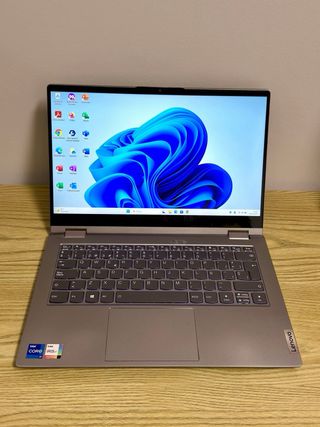 Portátil Lenovo yoga i7 Táctil con lapicero